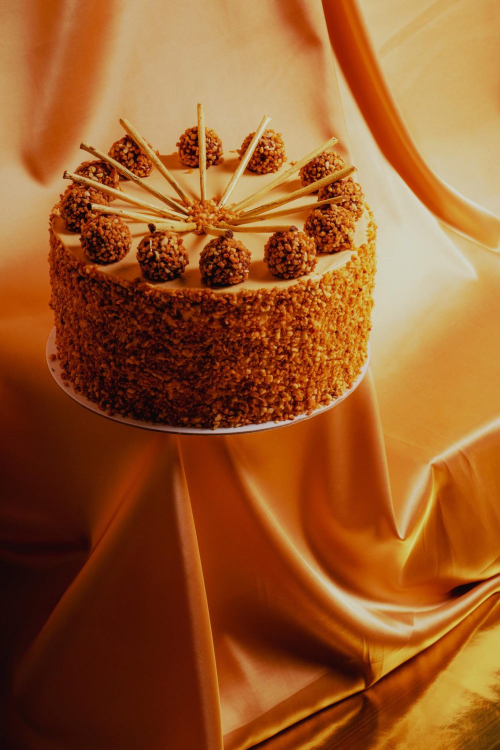 produktová fotografia:zlatá torta/sladkosti pre hostí